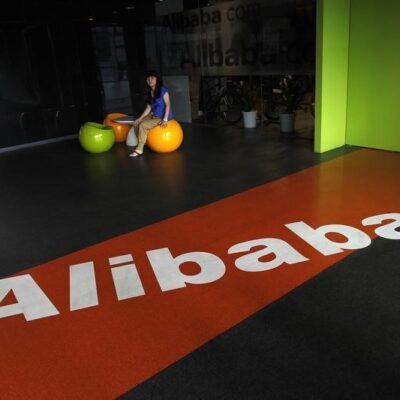 SoftBank shares jump on Alibaba split-up plans By Reuters