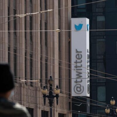 Twitter Offers New Equity Grants to Staff