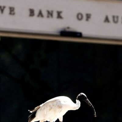 Australia’s Central Bank Jumps Ahead of Fed by Holding Interest Rates Steady