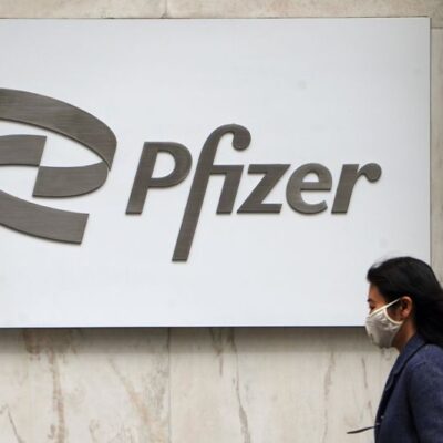 Pfizer, Merck trim prices in China for Paxlovid, molnupiravir