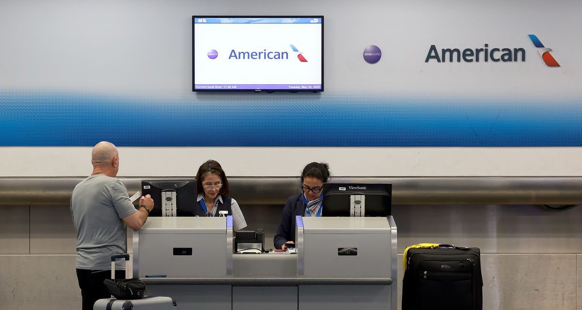 American Airlines Raises Profit Outlook as Demand for Trips Abroad Heats Up