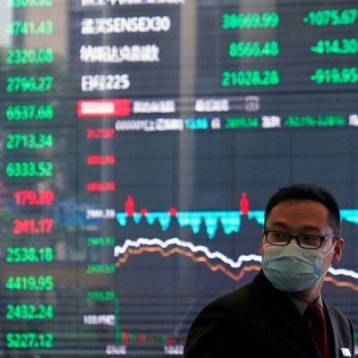 Asian stocks muted, Chinese shares slide on weak GDP
