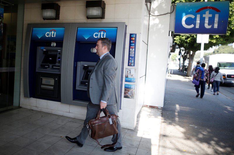 S&P 500 off highs on Citigroup slip as major Wall Street banks kick off earnings