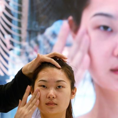 Estée Lauder's Big Bet on China Is Looking Not So Pretty