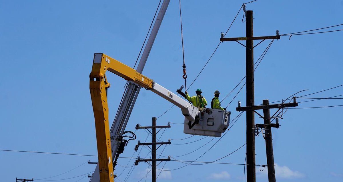 Hawaiian Electric Is in Talks With Restructuring Firms