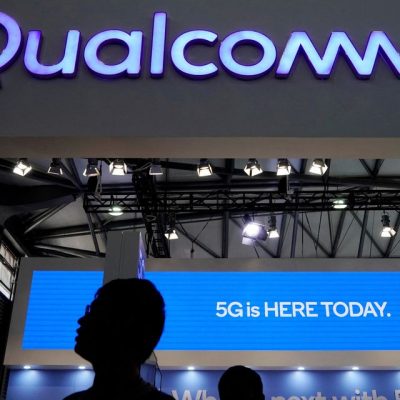 Qualcomm, Stung by Sluggish Smartphone Market, Plans Layoffs