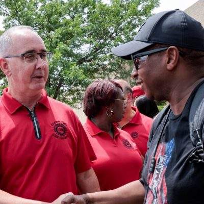 UAW Demands 40% Pay Hike in Labor Talks With Detroit Automakers