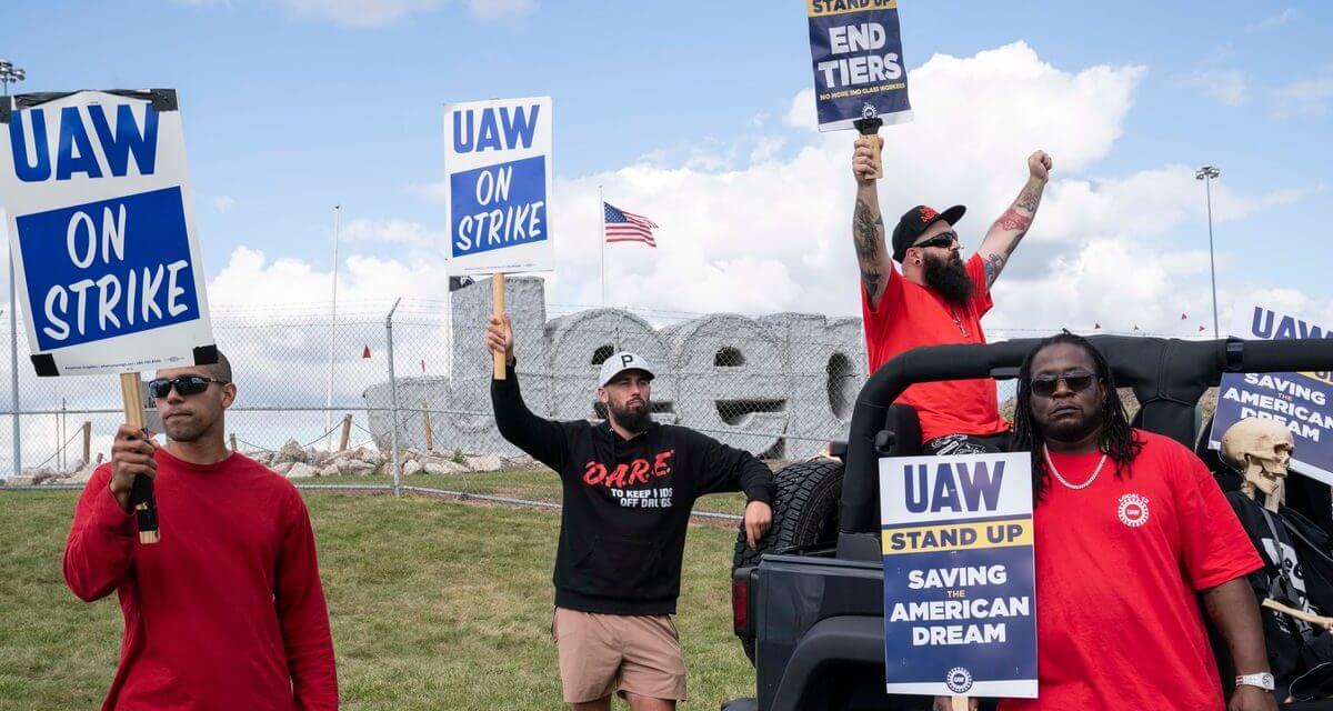 UAW Poised to Expand Strike to More Auto Plants